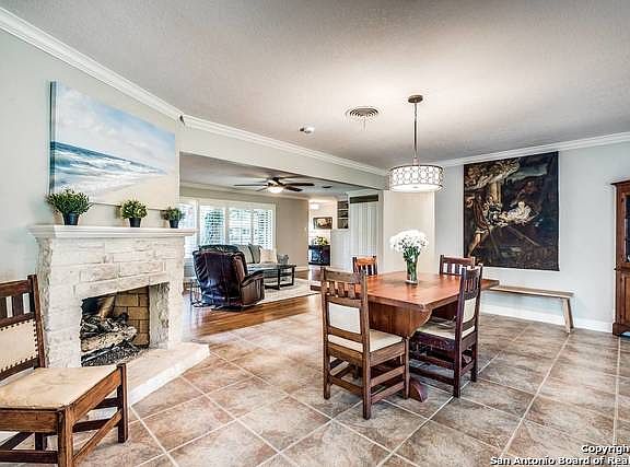 5th image of 212 Carolwood Dr