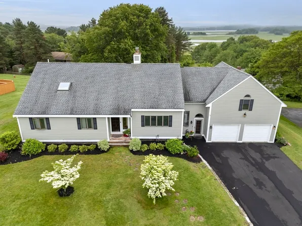 23 Mulholland Dr, Ipswich, MA 01938