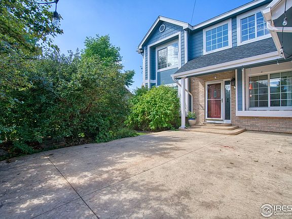 2nd image of 1625 Hemlock Way