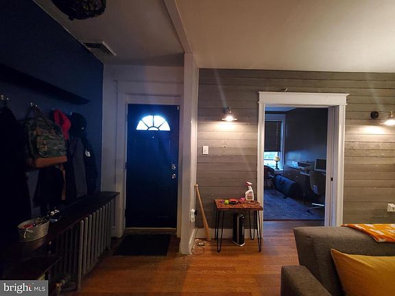 3rd image of 3318 Wellington St