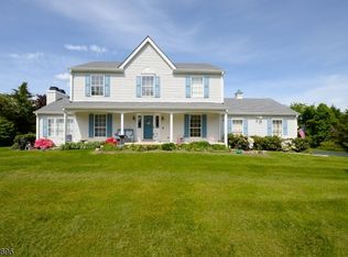 8 Oak Lane Rd, Columbia, NJ 07832