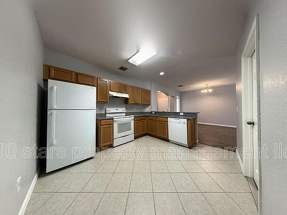 3rd image of 431 Newmont Cir Unit 202