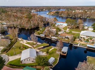 55812 Lee St, Astor, FL 32102