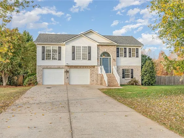 115 Fieldcreek Ct, Winston Salem, NC 27105