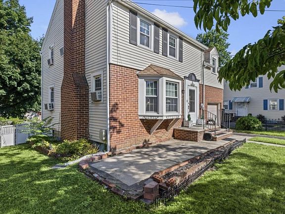 2nd image of 105 E Coulter Ave