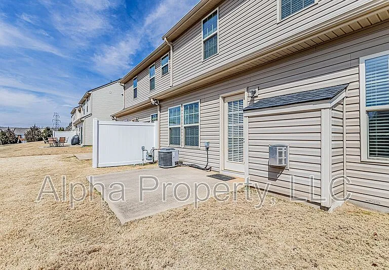 12 Irvington Dr — Photo 27