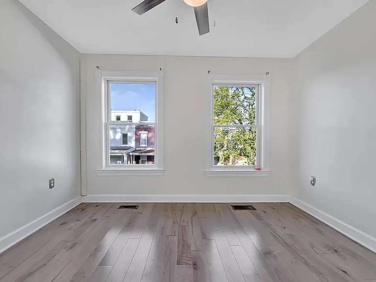 639 20th St NE — Photo 10