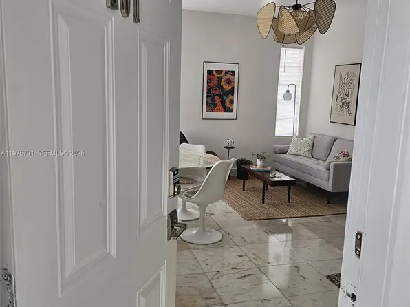 801 8th St #201, Miami Beach, FL 33139