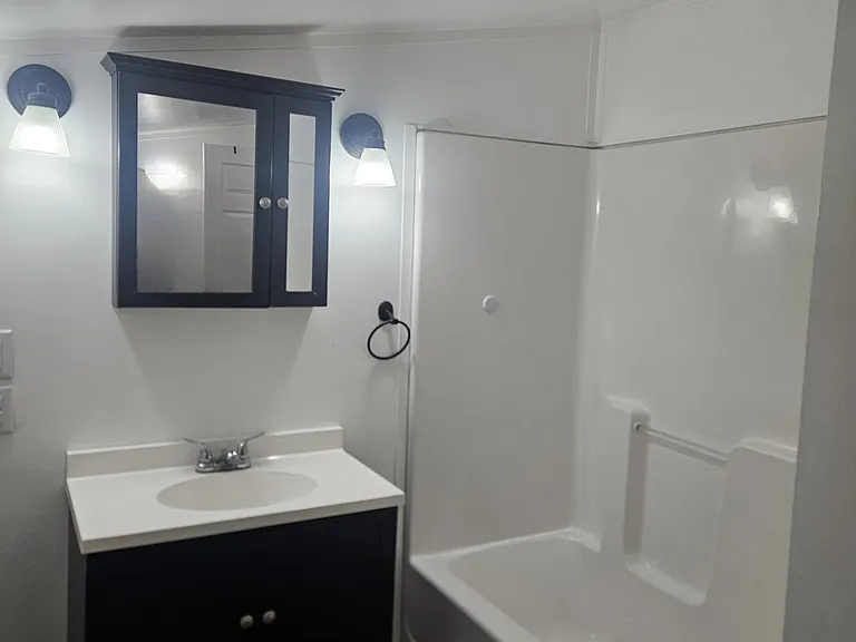 1008 Market St E — Photo 18