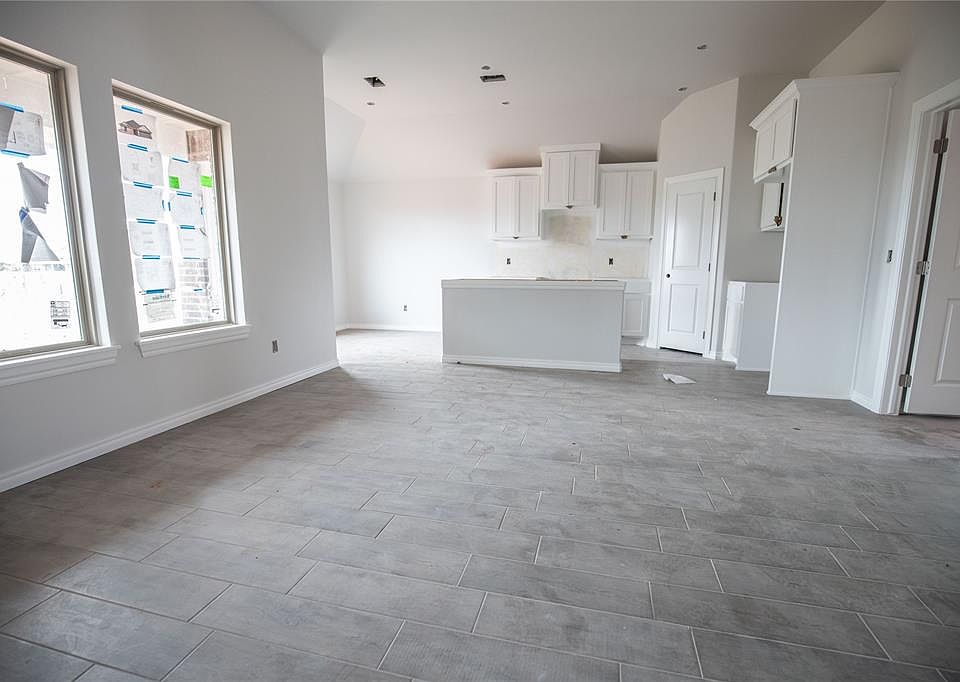 1st image of 3916 Lynne Ave