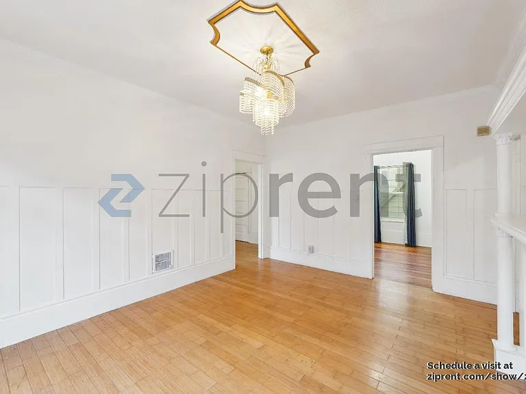 953 Apgar St — Photo 4