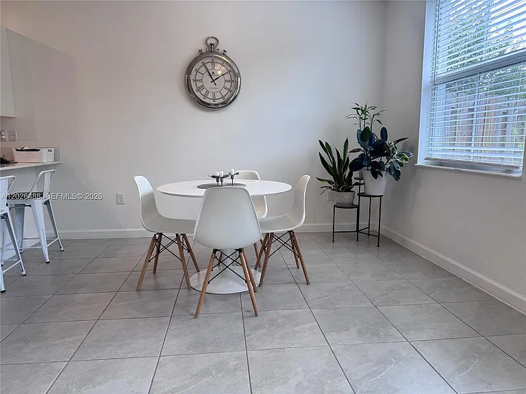 4664 NW 120th Way — Photo 5