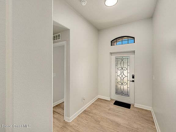 4th image of 114 Reading Ave