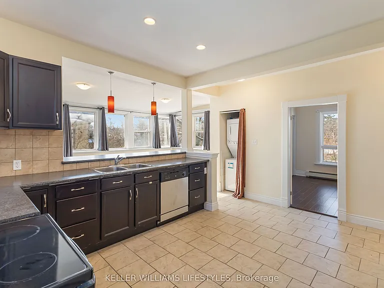 79 Beaconsfield Ave #2 — Photo 11