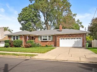 21 Sheppard Pl, Edison, NJ 08817