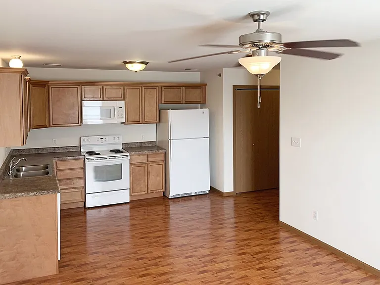 915 N Frederick St — Photo 15