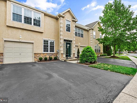 2nd image of 115 Hampton Green Dr
