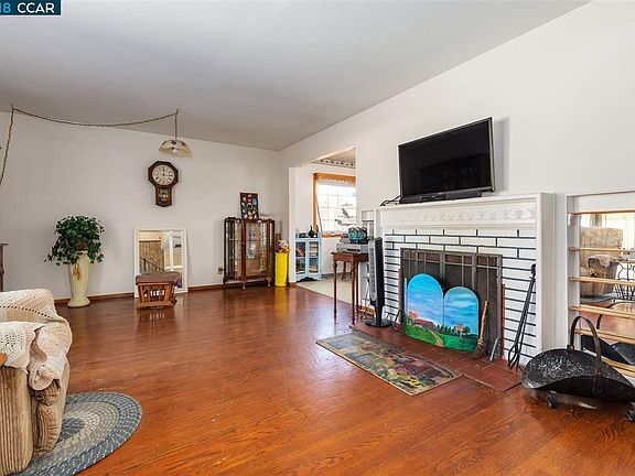 4th image of 2069 Dublin Dr