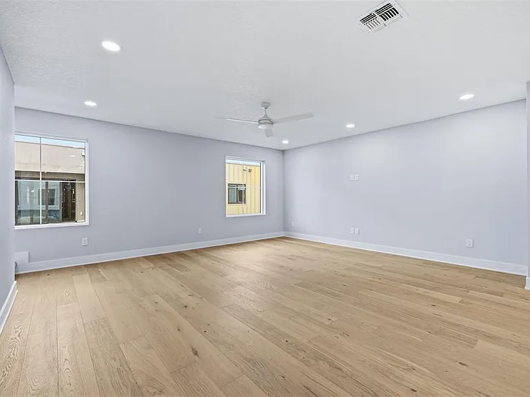 4208 W Carmen St #C — Photo 15