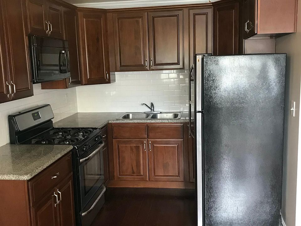 Kitchen; refrigerator, stove and microwave.