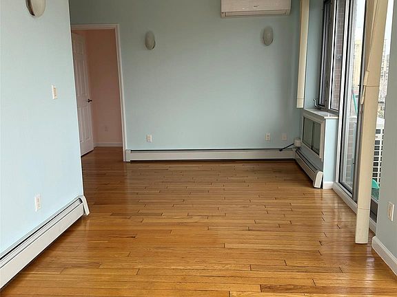 3rd image of 136-21 Latimer Place #4L
