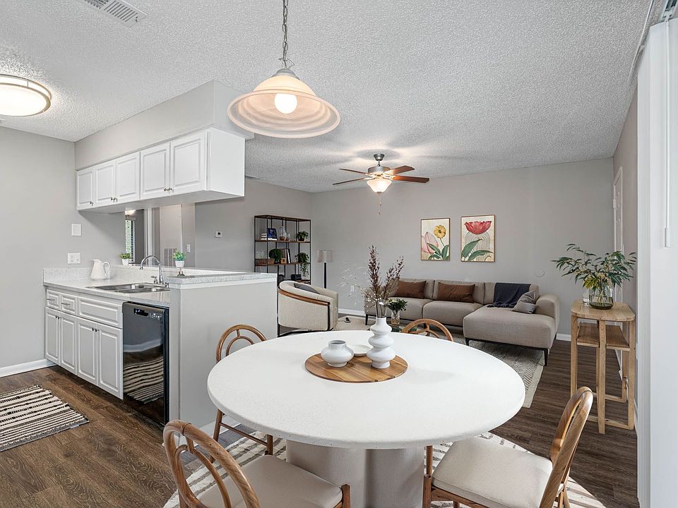 One Bedroom - 1 Bed / 1 Bath - 750 Sq.Ft.