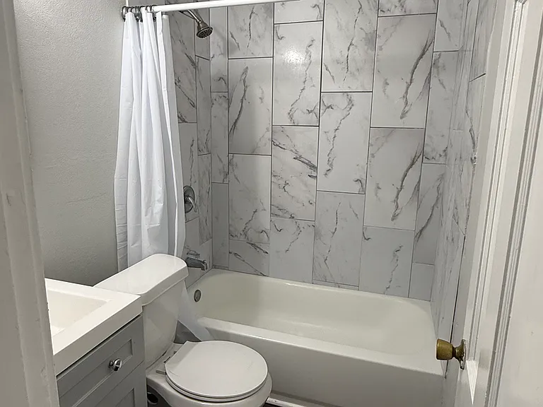 3100 Wenz Ave — Photo 5