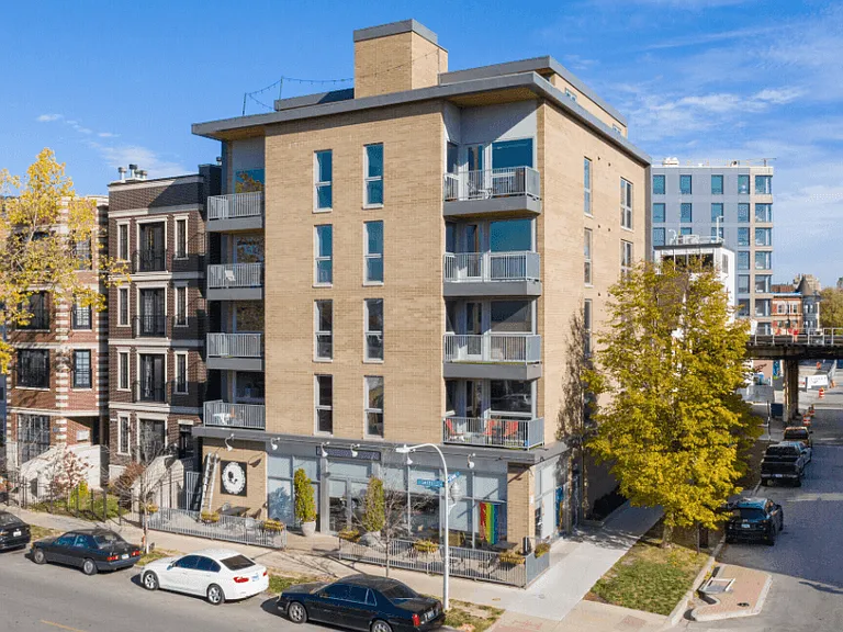 HIGHPOINT Lakeview on Sheffield — Photo 1