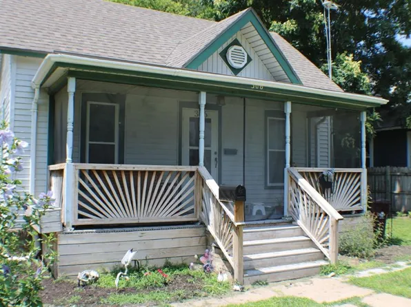 306 S Main St, Lindsborg, KS 67456