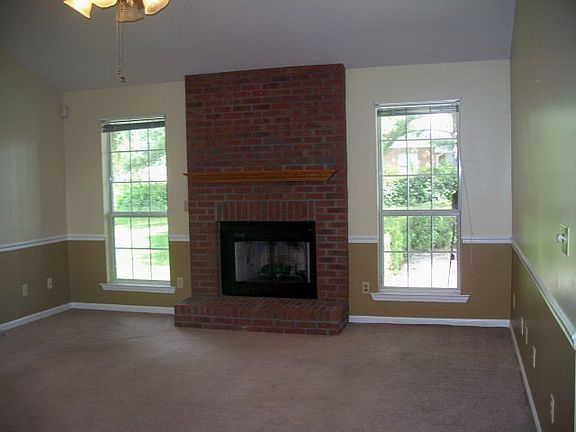 4th image of 13 Maury Ct