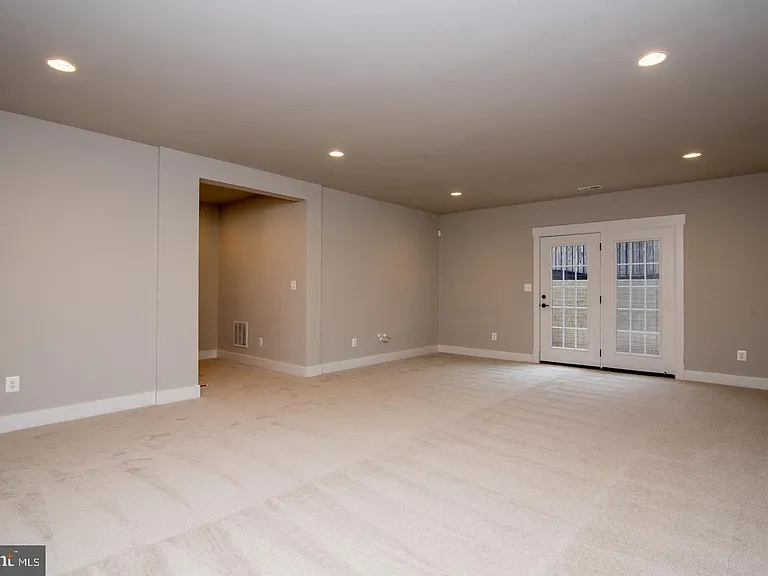 6928 Regent Ln — Photo 65