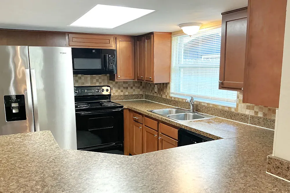 3 bed, 1679 sqft, $1,100 — Photo 4