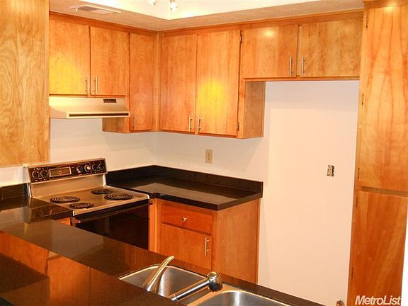 2nd image of 2270 Sandcastle Way