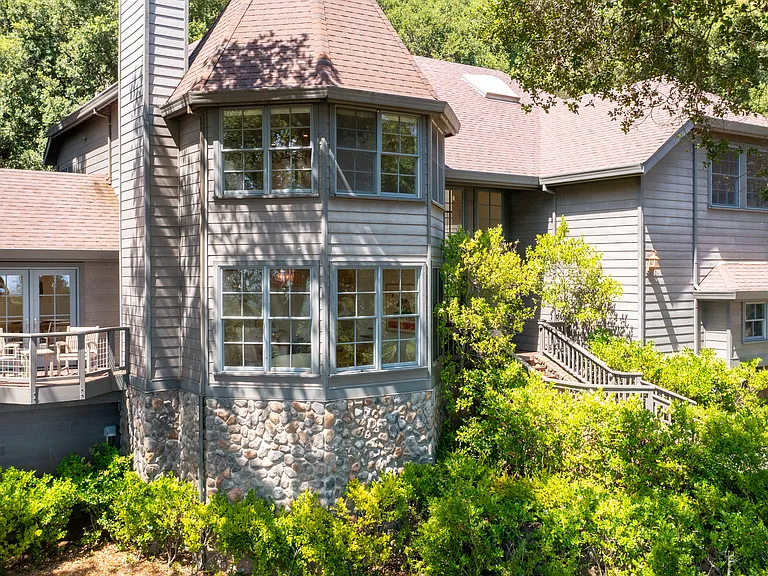 970 Rachael Rd — Photo 46