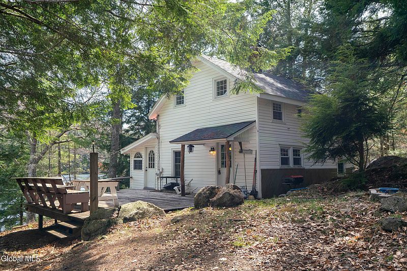 3rd image of 183 Green Lake Road