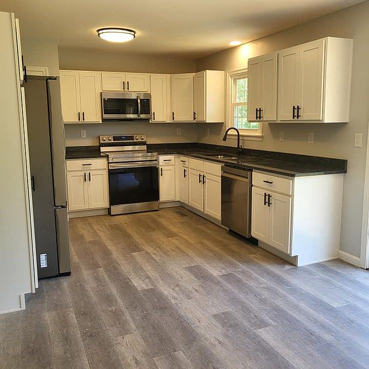 2nd image of 2218 Judith Rd