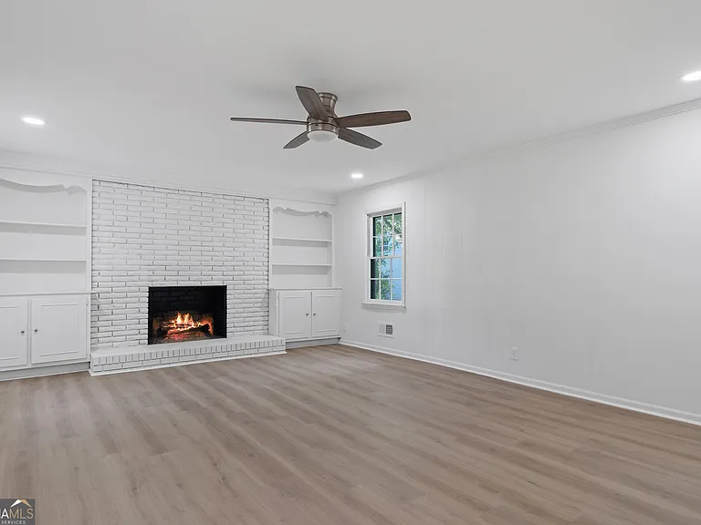 223 Brookwood Dr — Photo 20