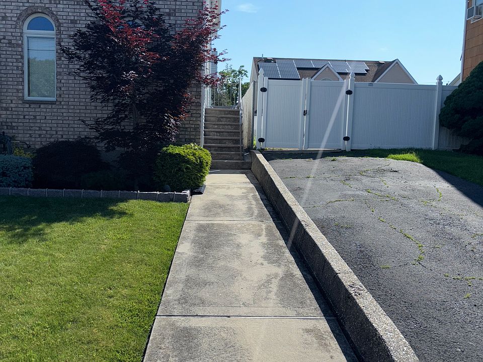 1st image of 581 Barclay Ave Floor 1