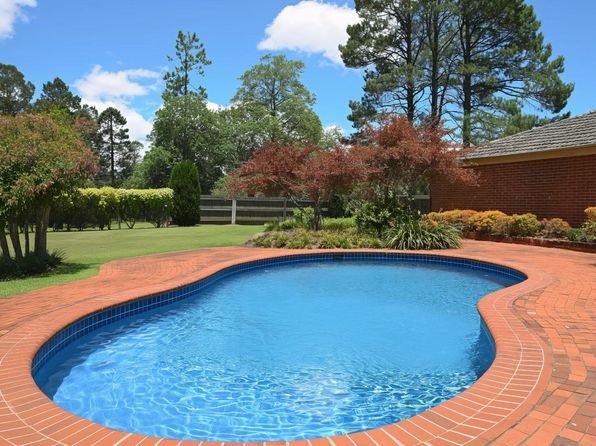 260 Oak Ridge Ln