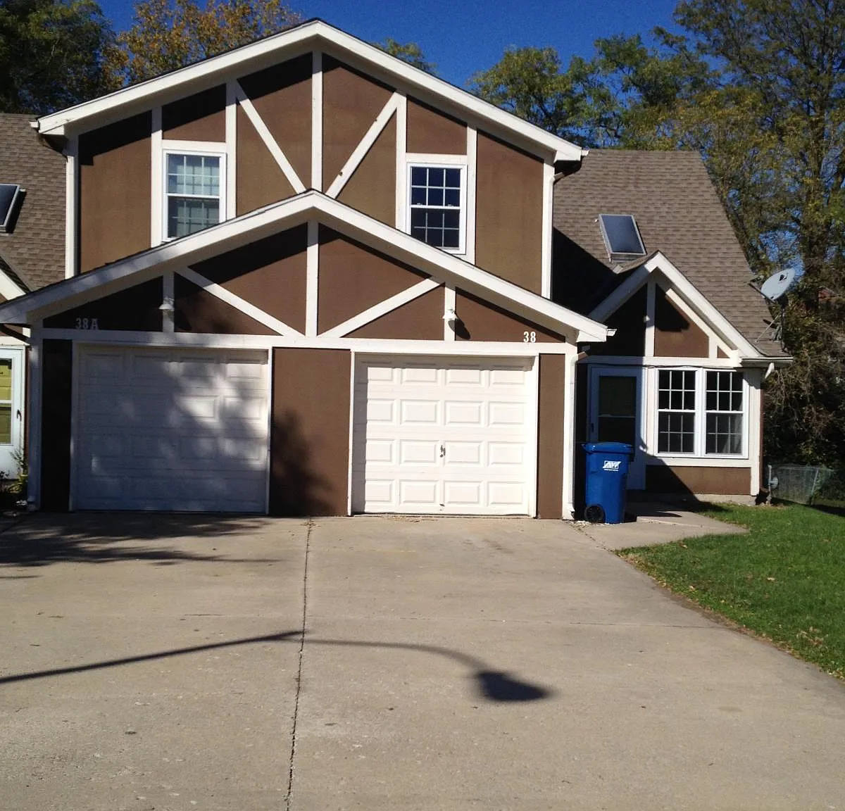 3 bed, 1.5 bath, 896 sqft, $1,395 — Photo 1