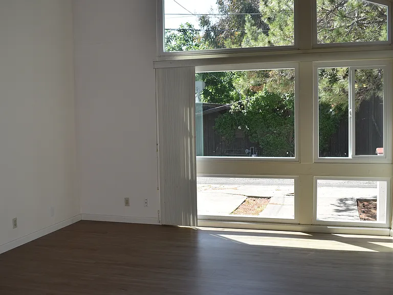 1147 Ohio St #D — Photo 3