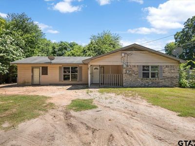 712 Half St, Lindale, TX, 75771