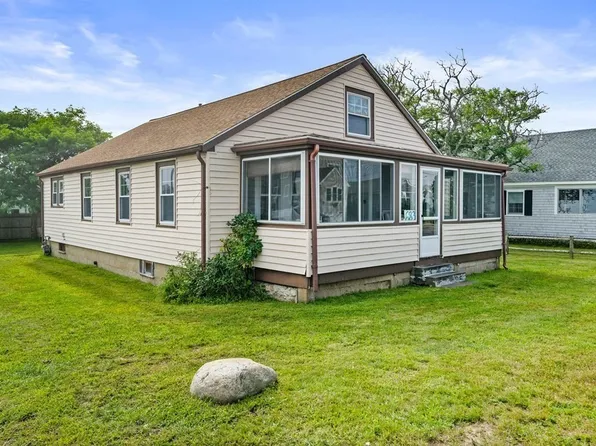 683 Ocean St, Marshfield, MA 02050