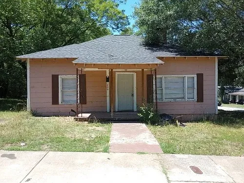 480 Eloise Dr Photo 1