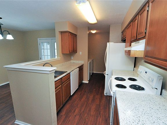 5th image of 2800 Longmire Dr APT 37