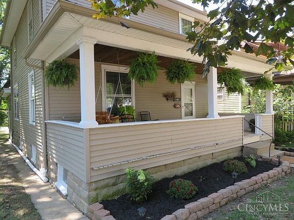 5th image of 225 E Walnut St