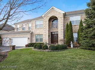 1156 Ridgewood Cir, Lake In The Hills, IL 60156