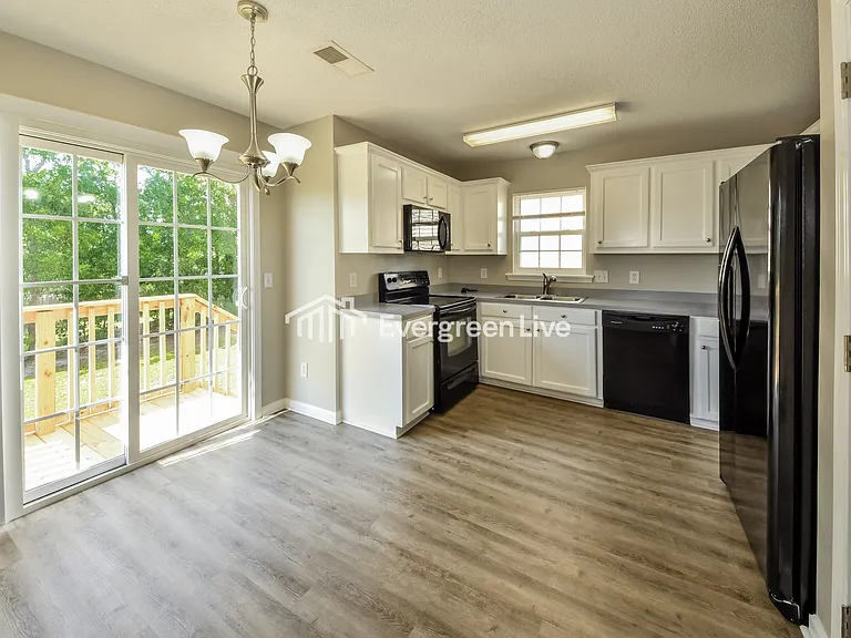 188 Savannah Hills Dr — Photo 6