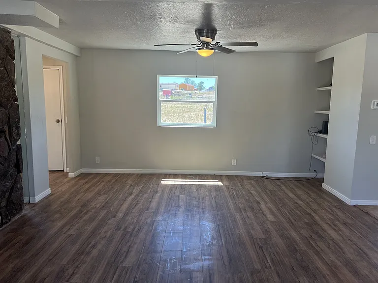 318 Marble Dr — Photo 3