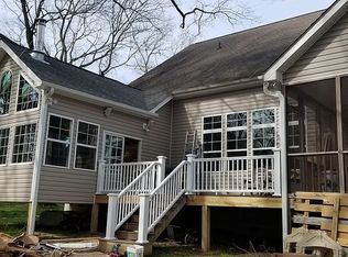 180 Millstone Dr, Archer Lodge, NC 27527